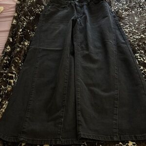NYC Black Wide-Leg Jeans with Subtle Seams